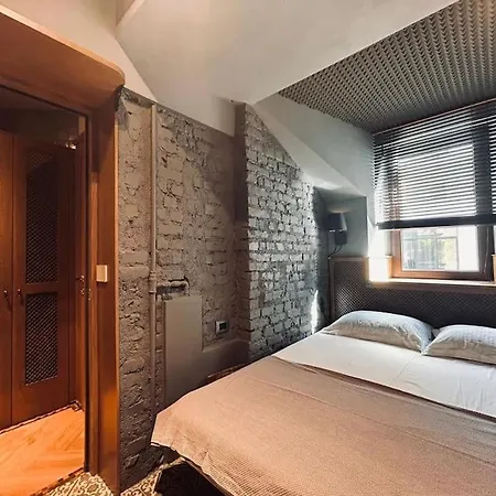 Introvert's Den *